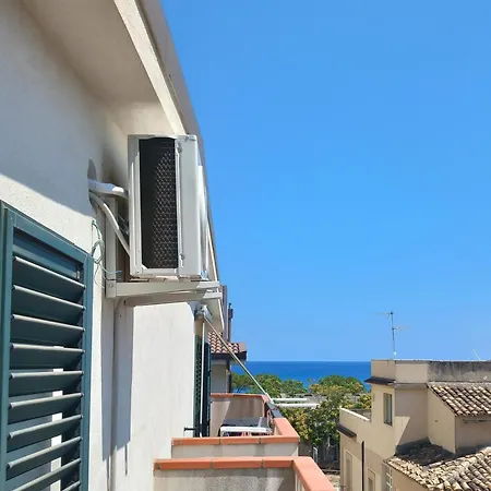 Mansarda Ad Un Passo Dal Mare Apartmán